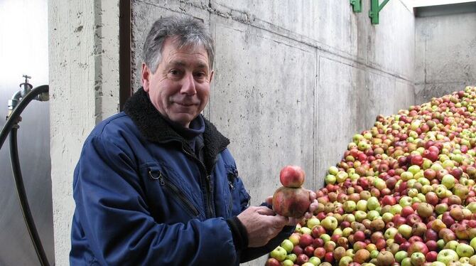 Michael Graser, Geschäftsführer des Fruchtsaftabfüllers  Reusch in Neuhausen, blickt auf eine  mittelmäßige Saison zurück. FOTO: