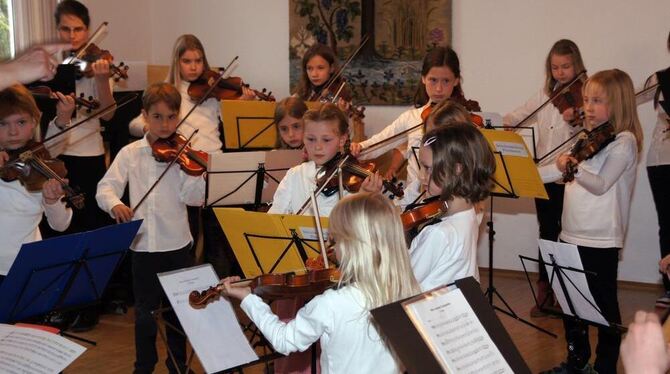 Auf das  Musizieren in einem Ensemble wird bei der musischen Ausbildung der Kinder und Jugendlichen an der Pliezhäuser Musikschu