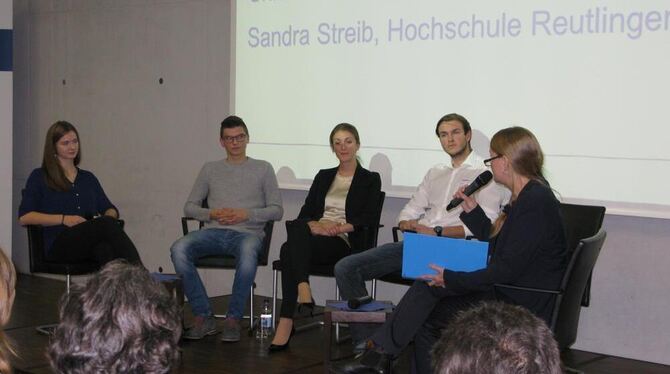 Sandra Streib (von links), Julian Welsch, Christine Stelzle und Vincent Habrich sprachen über ihre Wege  nach dem  Abitur. Ida W