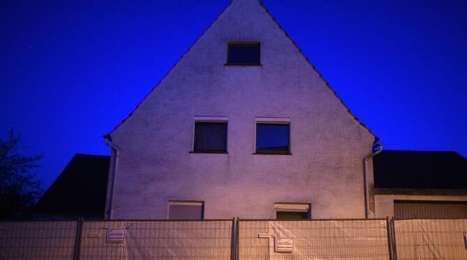 Das Wohnhaus des beschuldigten Ehepaares in Höxter-Bosseborn. Foto: Jonas Güttler/Archiv