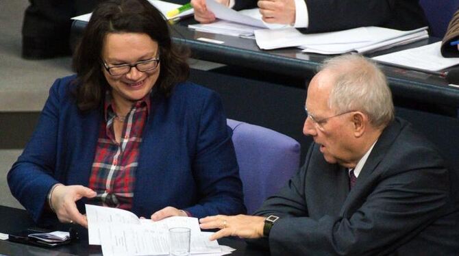 Bundesarbeitsministerin Nahles und Bundesfinanzminister Schäuble haben sich über die Finanzierung der Ost-West-Rentenangleich