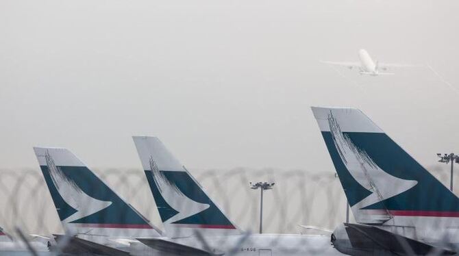 Flugzeuge der Airline Cathay Pacific auf dem Flughafen in Hongkong. Die Fluggesellschaft gilt als die sicherste der Welt. Fot