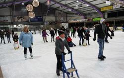 Vergleichsweise warm: die Reutlinger Eishalle. FOTO: REIM