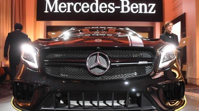 Daimler-Chef Zetsche sieht den Konzern vor den Rivalen BMW und Audi. Foto: Uli Deck