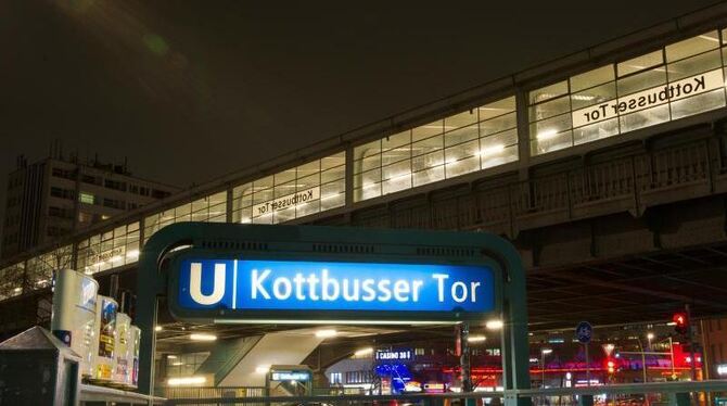 Am Bahnhof Kottbusser Tor in Berlin-Kreuzberg wurde ein Mann auf die Gleise geschubst. Foto: Paul Zinken