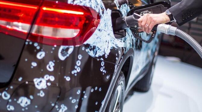 Brennstoffzellenfahrzeug F-Cell GLC von Mercedes-Benz: Bislang sind erst wenige Wasserstoff-Modelle in Großserie gegangen. Fo