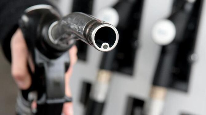 Vor allem Heizöl (plus 21,9 Prozent) und Sprit (6,0 Prozent) waren deutlich teurer als im Vorjahr. Foto: Franziska Kraufmann Vor allem Heizöl (plus 21,9 Prozent) und Sprit (6,0 Prozent) waren deutlich teurer als im Vorjahr. Foto: Franziska Kraufmann