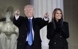 Donald Trump und seine Frau Melania bei der gestrigen «Welcome Celebration» am Lincoln-Memorial. Foto: Evan Vucci