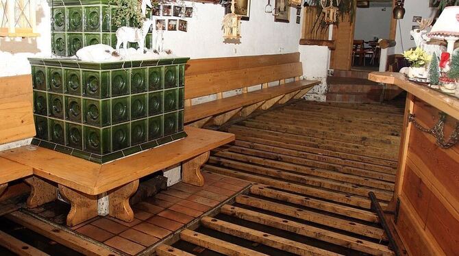 Der Boden ist raus aus der »per Du«-Gaststube auf der Haid. Nach dem Biogas-Unfall läuft jetzt das große Aufräumen.