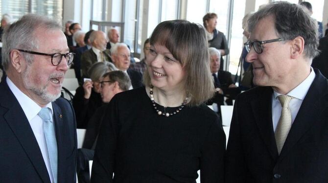 Gastredner Professor Dr. h.c. Hermann Schaufler (links) mir den Gastgebern des CDU-Neujahrsempfangs Gabriele Gaiser und Rainer L