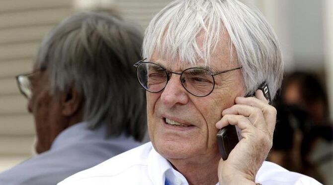 Bernie Ecclestone (l) bestimmte über 40 Jahre die Geschicke der Formel 1. Foto: Valdrin Xhemaj