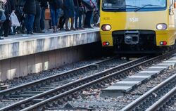 Stadtbahn in Stuttgart: Im vergangenen Jahr stiegen die ÖPNV-Preise durchschnittlich um 1,5 Prozent. Foto: Lino Mirgeler