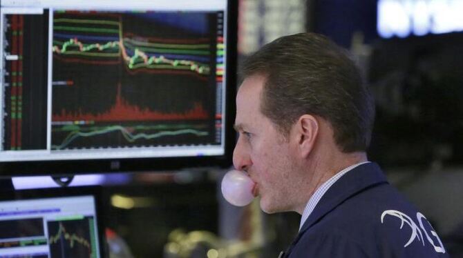 Handel an der New Yorker Börse: Der Dow Jones hat erstmals in seiner mehr als 130-jährigen Geschichte die Marke von 20 000 Pu