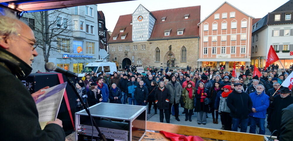Lautstarke Demo bei AfD-Neujahrsempfang