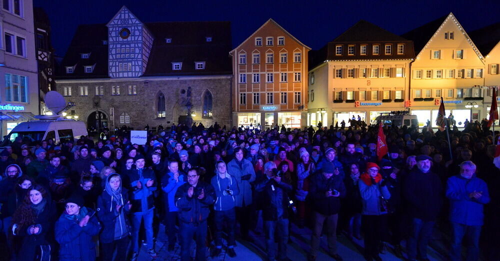Lautstarke Demo bei AfD-Neujahrsempfang