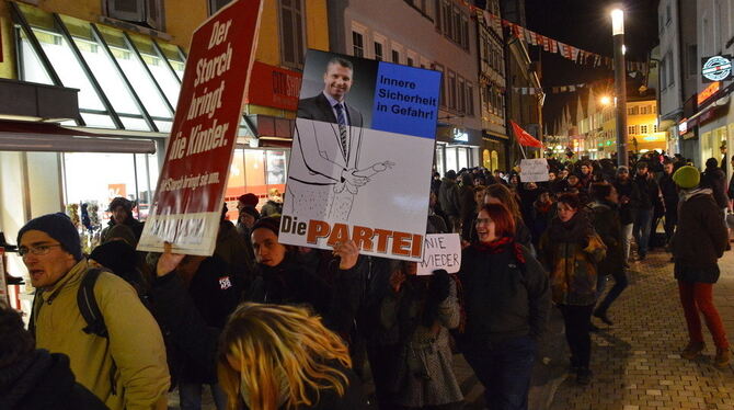 Lautstarke Demo bei AfD-Neujahrsempfang