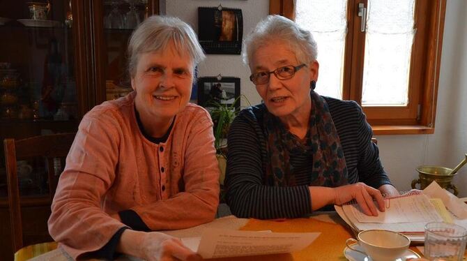 Sie gehören zu den  Pionieren der Asylarbeit in Pfullingen:  Waltraud von Ruepprecht-Bulling (links)  und Ursula Grohe  sind für