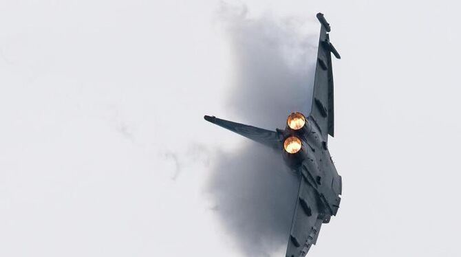 Die Alpenrepublik hatte 2003 den Kaufvertrag für 18 Eurofighter im Wert von rund zwei Milliarden Euro geschlossen. Foto: Sven