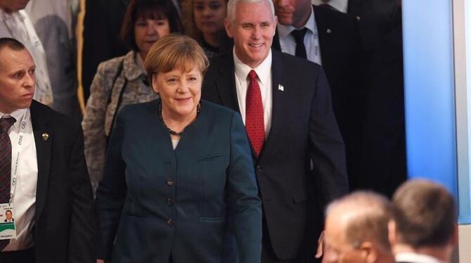 Bundeskanzlerin Angela Merkel und US-Vizepräsident Mike Pence im Hotel Bayerischer Hof. Foto: Tobias Hase