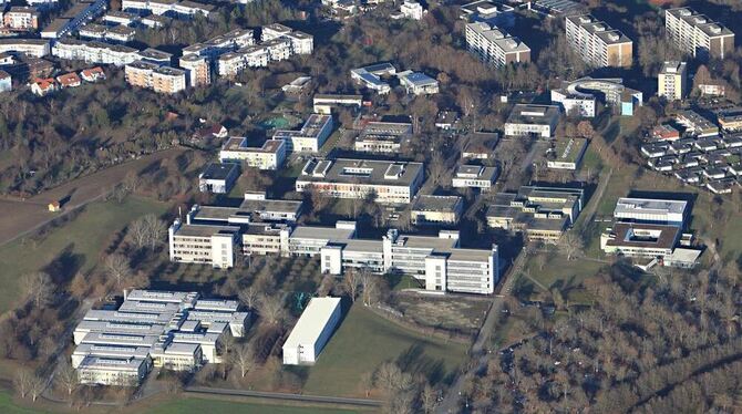 Die Dimension der Hochschule Reutlingen erschließt sich einem nur aus der Luft.  FOTO: GROHE