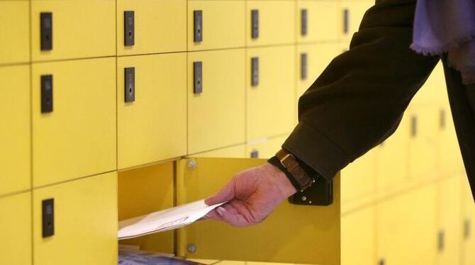 Ab dem 1. März kassiert die Deutsche Post eine Gebühr von 19,90 Euro pro Jahr für die Nutzung eines Postfaches. Foto: Roland