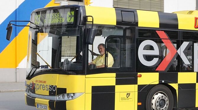 Mehr Fahrten vom und zum Flughafen: Der »Expresso«-Bus. FOTO: ARCHIV