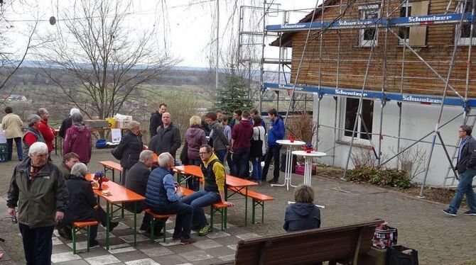 Zum Baufest kamen viele  Besucher zum Freizeitheim. FOTO: BIMEK