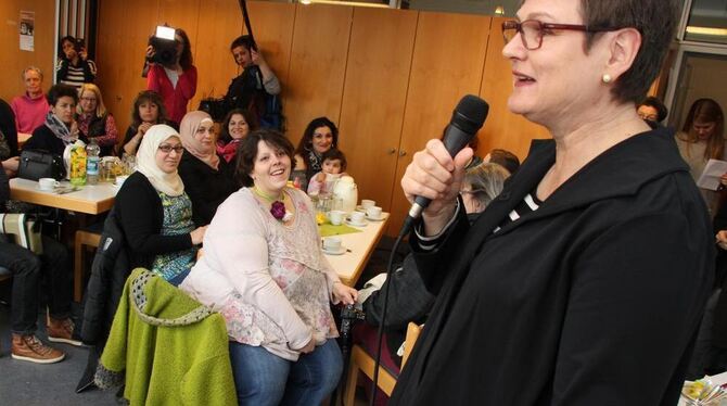 Leni Breymaier sprach als Landes-SPD-Vorsitzende gestern zum Internationalen Frauentag im Haus der Familie auch über ein aus ihr