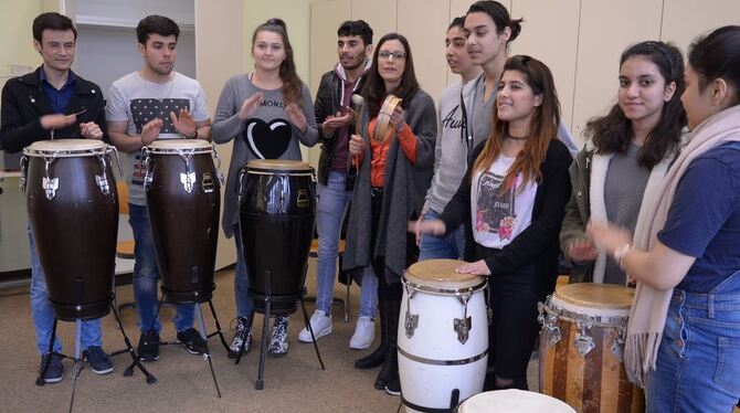 Seit November proben zwei Gruppen, bestehend aus jeweils zehn bis zwölf Jugendlichen. FOTO: WURSTER