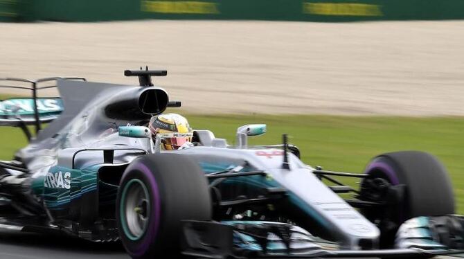 Der britische Mercedes-Pilot Lewis Hamilton fuhr in der Qualifikation die Bestzeit. Foto: Andrew Brownbill