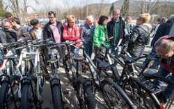 Gucken, ausprobieren und bei Gefallen auch gleich kaufen: Die Händler aus der Region brachten ein breites Spektrum an Rädern ink