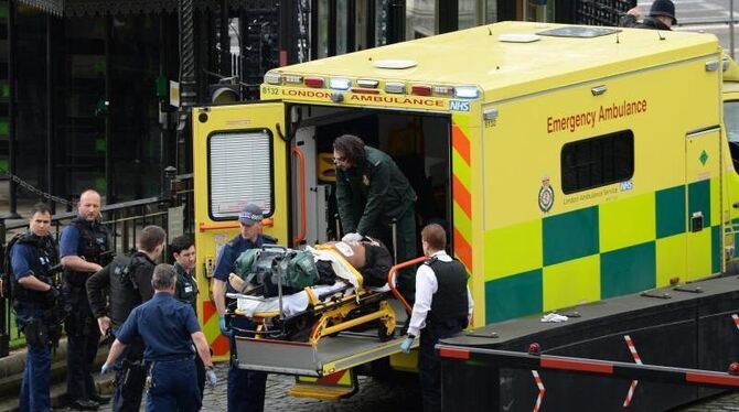 Khalid Masood war mit einem Wagen gezielt in Passanten auf der Westminster-Brücke in London gefahren. Er tötete drei Menschen