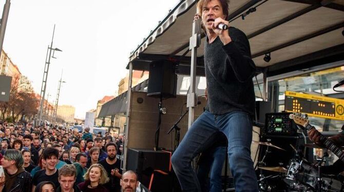 Die Toten Hosen setzen in Dresden ein Zeichen gegen Fremdenhass. Foto: Gregor Fischer Die Toten Hosen setzen in Dresden ein Zeichen gegen Fremdenhass. Foto: Gregor Fischer