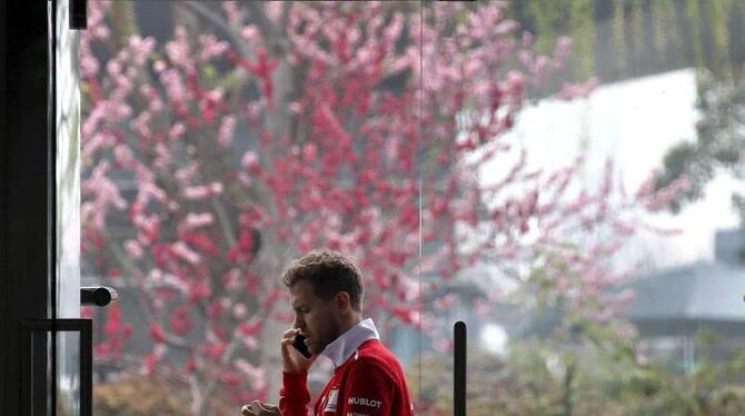 Sebastian Vettel will den Sieg mit Ferrari zum Saison-Auftakt nicht überbewerten, trotzdem aber in Shanghai nachlegen. Foto: