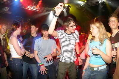 aFaerbe_400_AEG_Party1 (jpg)