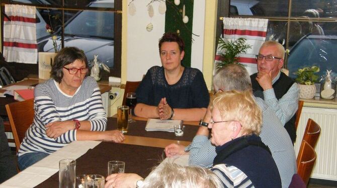 Der Vorstand mit (von links) Kassiererin Ulrike Lienert, Vorsitzender Silke Braun und Schriftführer Manfred Mang. Foto: ALM