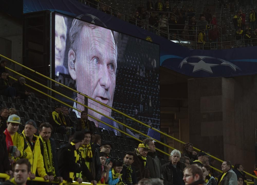 Anschlag auf BVB-Bus