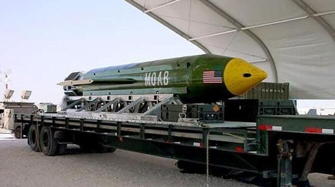 Die Bombe gilt mit mehr als 8000 Kilogramm Sprengstoff und elf Tonnen TNT-Äquivalent als größter konventioneller Sprengkörper