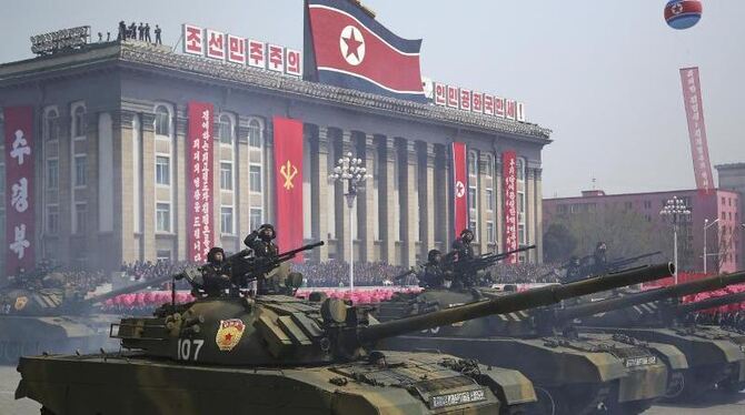 Die Führung Nordkoreas strebt trotz internationaler Ächtung den Bau von Atomwaffen mit großer Reichweite an. Foto: Wong Maye-