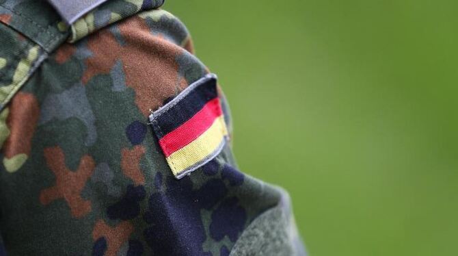 Ein Bundeswehrsoldat soll einen Anschlag geplant haben. Foto: Karl-Josef Hildenbrand/Illustration