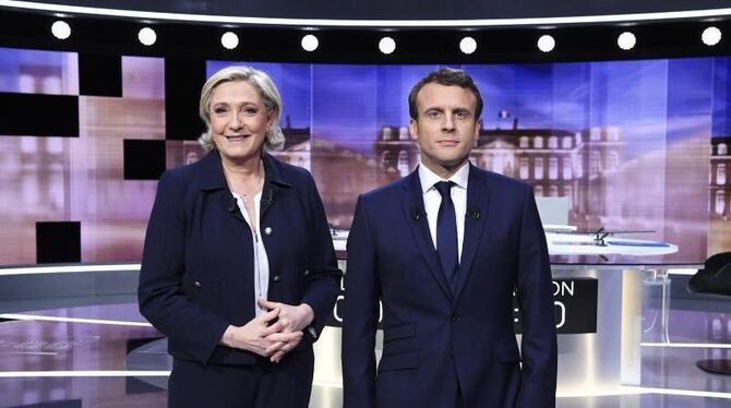 Emmanuel Macron wehrt sich nach einem TV-Duell mit seiner Konkurrentin Marine Le Pen juristisch gegen Gerüchte über ein Konto