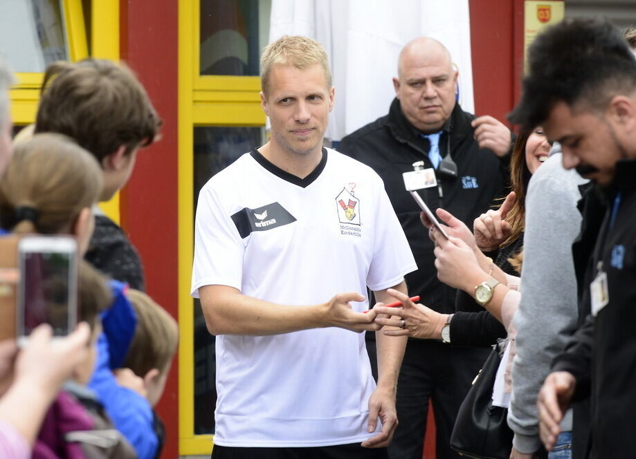 Promi-Benefiz-Kick in Tübingen