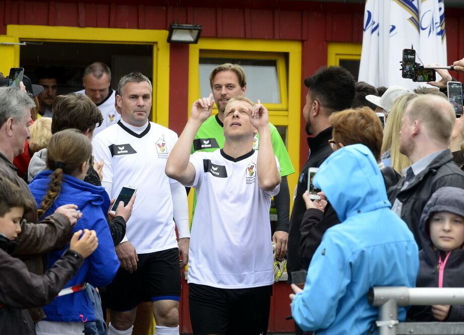 Promi-Benefiz-Kick in Tübingen