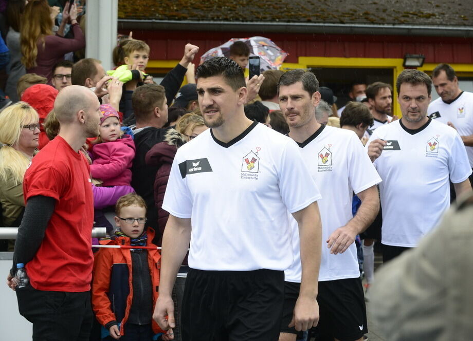 Promi-Benefiz-Kick in Tübingen