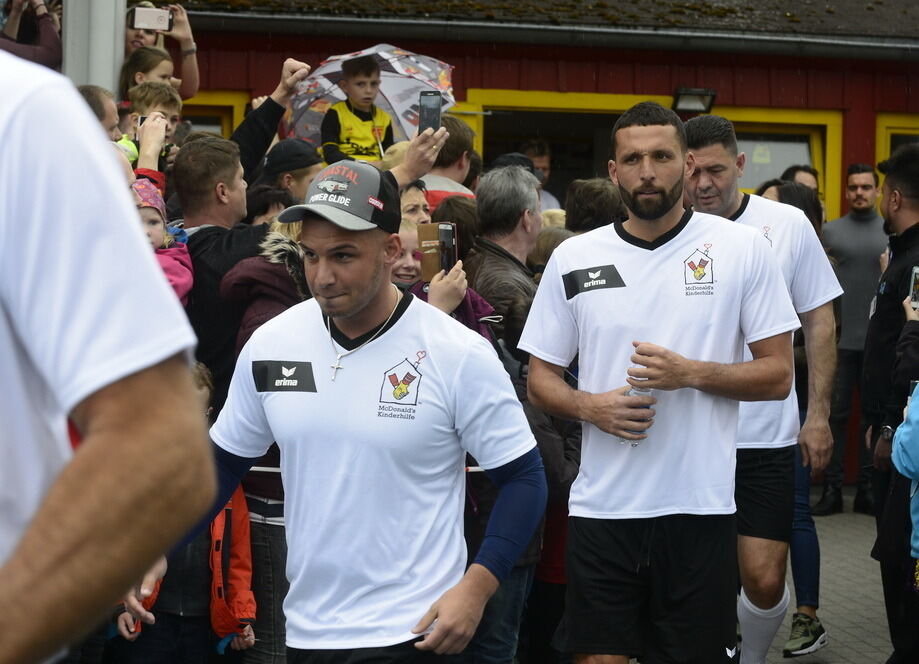 Promi-Benefiz-Kick in Tübingen