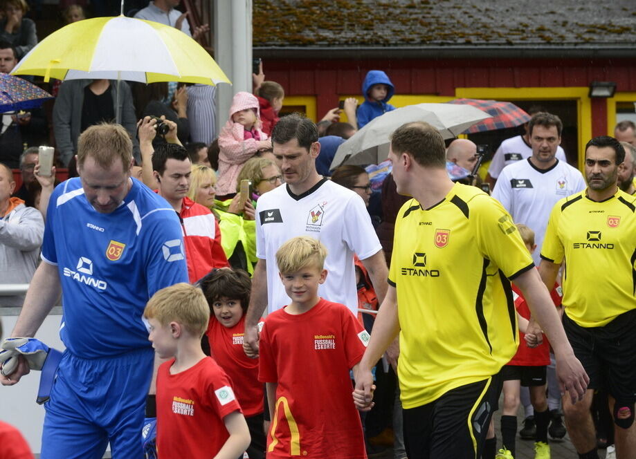 Promi-Benefiz-Kick in Tübingen