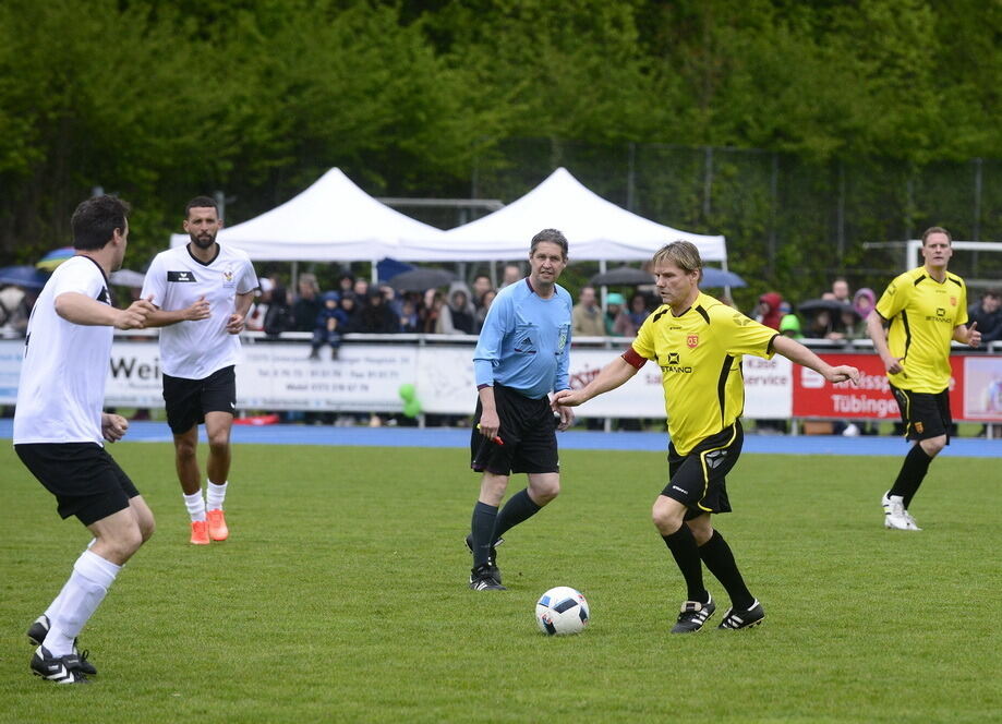 Promi-Benefiz-Kick in Tübingen