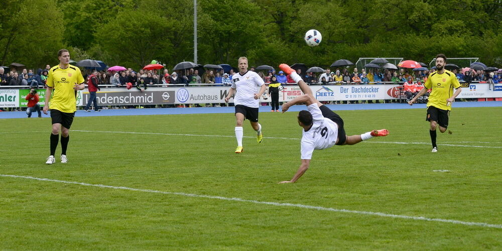 Promi-Benefiz-Kick in Tübingen