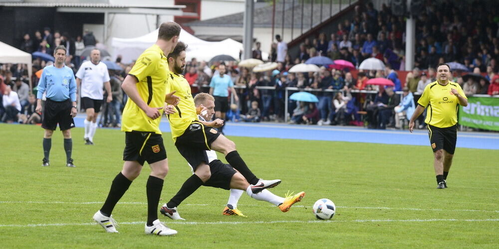 Promi-Benefiz-Kick in Tübingen