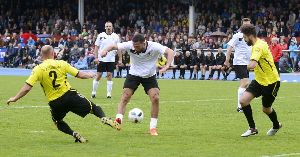 Promi-Benefiz-Kick in Tübingen